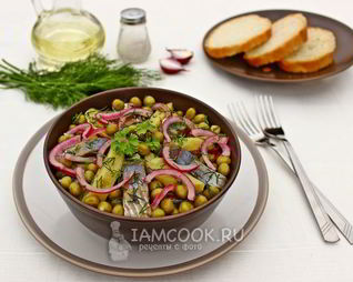 Салат из селедки с горошком