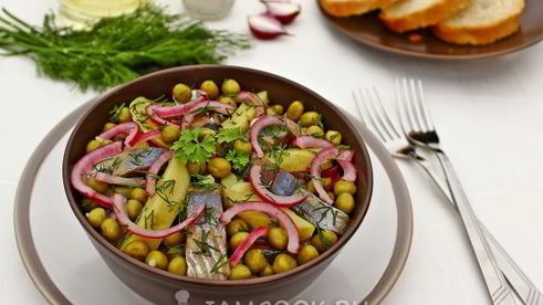 салат из селедки с горошком