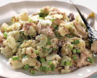 Салат из скумбрии с горчичной заправкой