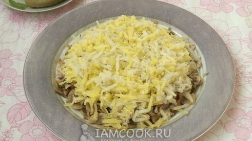 салат грибы под шубой