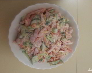 Салат Подарок с копченой курицей