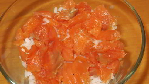 салат с авокадо и форелью