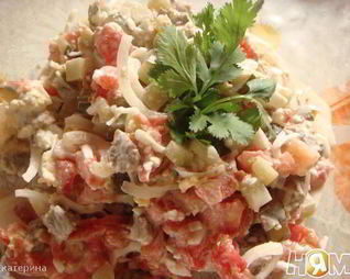 Салат с говядиной и томатами