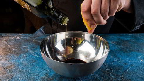 салат с кальмарами и перцем чили