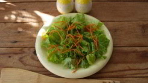 салат с копченой курицей и корейской морковкой