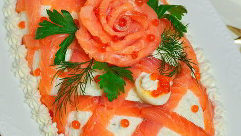 салат с красной рыбой и яблоком принцесса