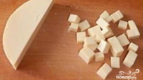 салат с кукурузой, сыром, помидорами