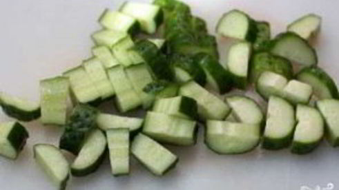 салат с кукурузой, сыром, помидорами