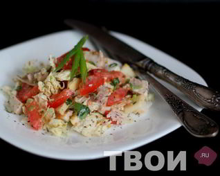 Салат с курицей и яблоком