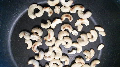 салат с кус-кусом, помидорами и моцареллой