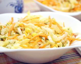 Салат с пекинской капустой и кукурузой