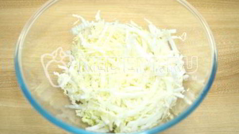 салат с пекинской капустой и кукурузой