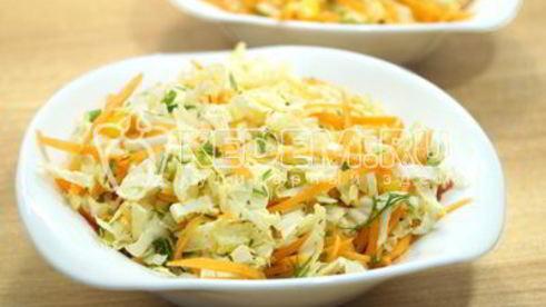 салат с пекинской капустой и кукурузой