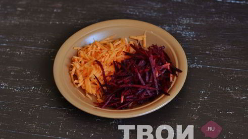 салат с сырой свеклой и морковью
