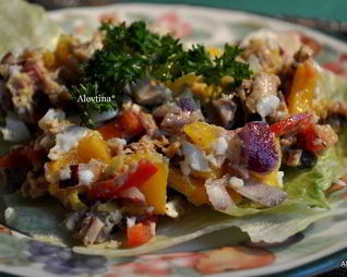 Салат с цыпленком и овощами