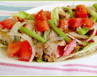 Салат со стручковой фасолью и мясом