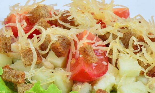 Салат Цезарь с фетой