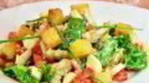 салат цезарь с фетой