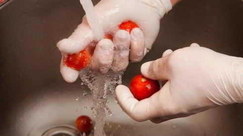 салат цезарь с креветками