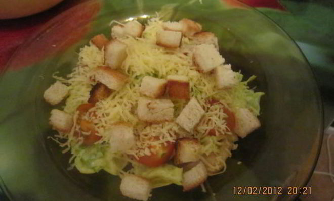 Салат цезарь с курицей
