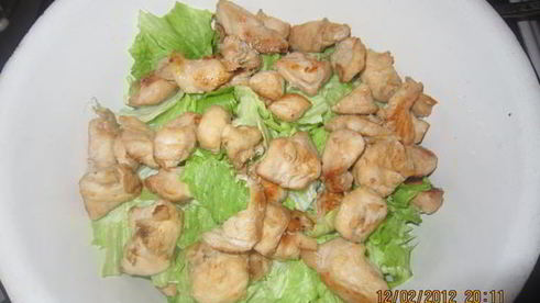 салат цезарь с курицей