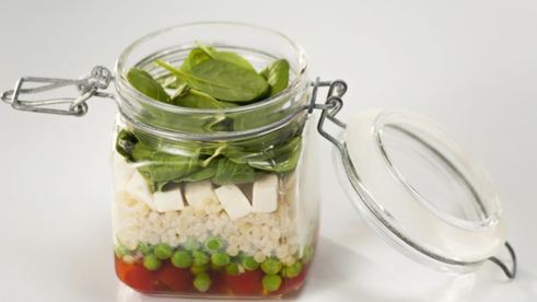 салат в банке