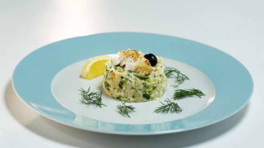 Рецепт теплый салат из трески с картофелем