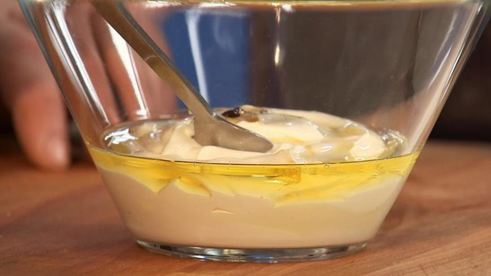 теплый салат из трески с картофелем