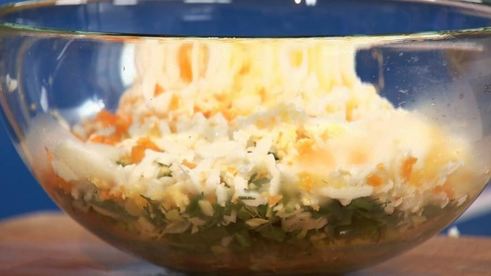 теплый салат из трески с картофелем