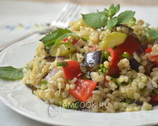 Теплый салат с булгуром