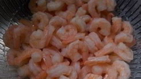 вьетнамский салат с лапшой и креветками