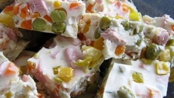 Рецепт Желейный салат с яйцами и овощами