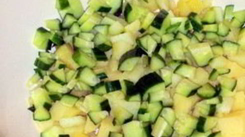 желейный салат с яйцами и овощами