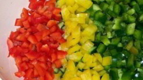 желейный салат с яйцами и овощами