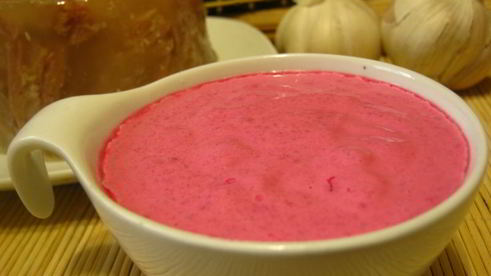 майонезный соус со свеклой и хреном