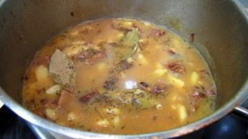 мясной соус с картошкой