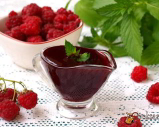 Пряный малиновый соус