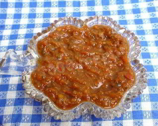 Соус из крапивы и щирицы с орехом