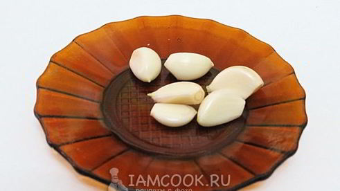 соус из петрушки, яблока и чеснока