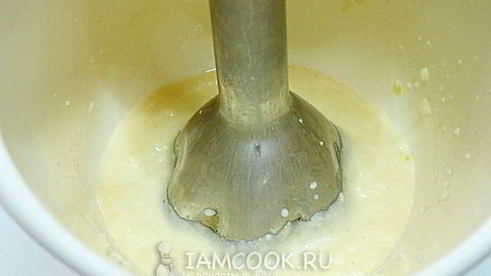 соус из петрушки, яблока и чеснока