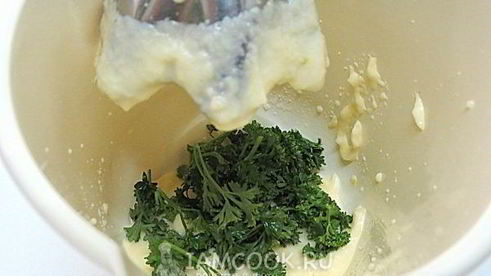 соус из петрушки, яблока и чеснока