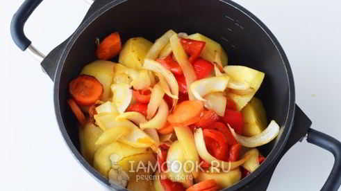 соус с мясом и картошкой