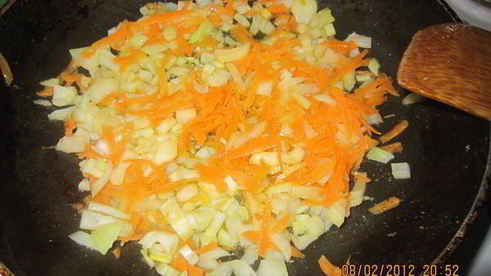 борщ с чесночными гренками