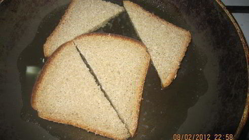 борщ с чесночными гренками