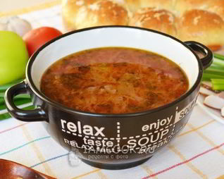 Борщ с пампушками