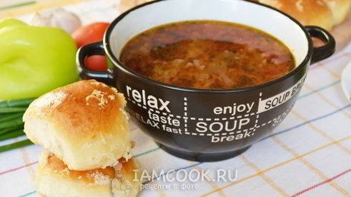 борщ с пампушками