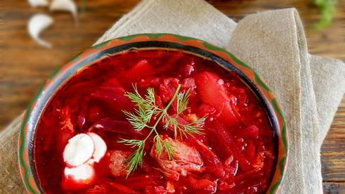 борщ с тушенкой