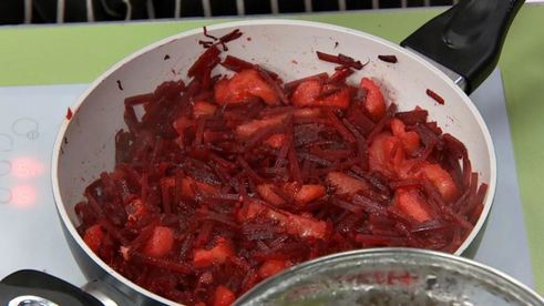 борщ с языком и черносливом