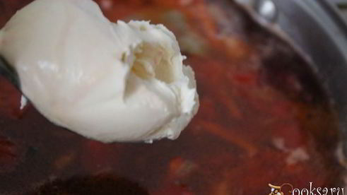 борщ со сметаной на курином бульоне