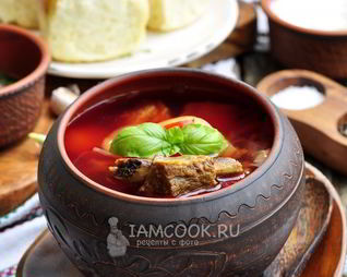 Борщ со свеклой и свежей капустой